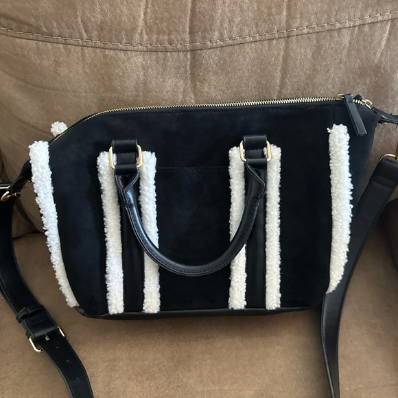 NWOT Bearpaw Black Faux Suede Sherpa Trim Satchel Crossbody Bag - Picture 4 of 7